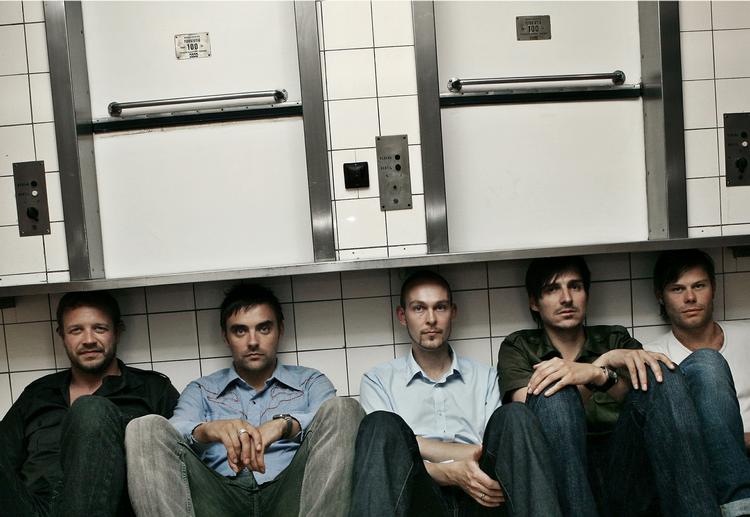 Release. Nephew er snart pladeaktuelle med deres femte studiealbum 'Hjertestarter'. 