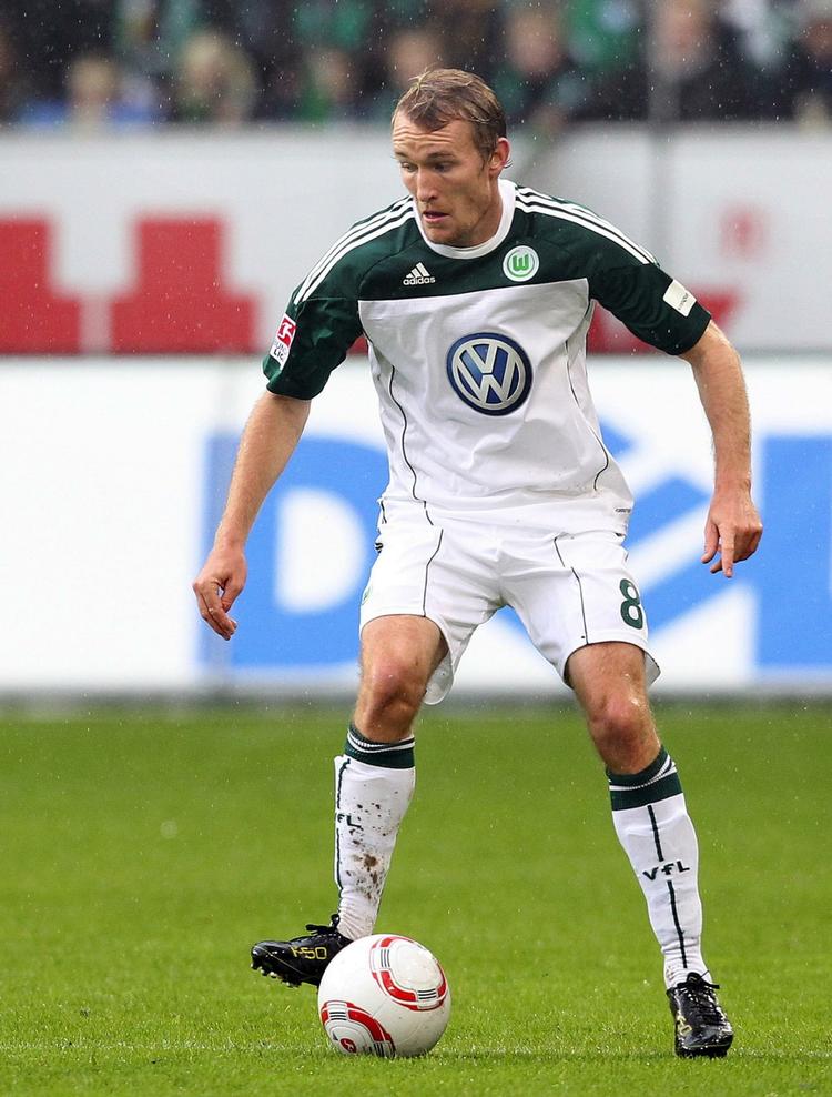 selvtillid. Thomas Kahlenberg har vundet pladsen tilbage i Wolfsburg, som dog ikke har åbnet sæsonen for godt. 
