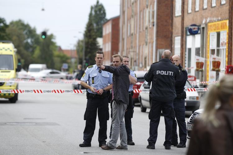 Knivoverfald. En af de to mænd, der blev stukket ned kunne selv anmelde overfaldet. 