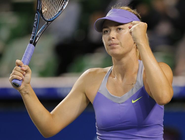 Videre. Sharapova lavede 27 uprovokerede fejl mod slovakken, men det var trods alt en forbedring i forhold til matchen mod Watson, hvor hun lavede 67 af slagsen. 