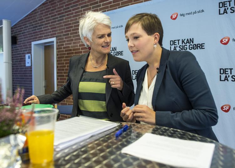 Duel. Annette Vilhelmsen og Astrid Krag mødes til en række debatmøder i kampen om SF-formandsposten. 