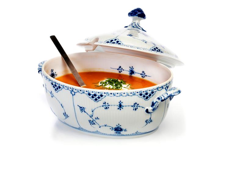 Varmende. Grøntsager, kød og krydderier. Der kan koges suppe på lidt af hvert. Tjek har i anledningen af den kommende kolde weekend fundet opskrifter på supper i Politikens kogebog. 
