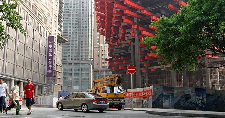 VÆKST. Der er hele tiden nye prestige-projekter på vej i kinesiske Chongqing. Her er det Cathay Opera House. 