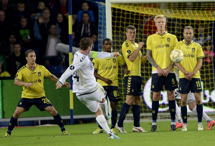 finansieringsplan. Økonomien i brøndby IF kan være på vej mod redning med en kapitalindsprøjtning. Nu skal spillerne så bare holde klubben i Superligaen. 