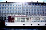 Øjebæ? Teaterskibet Café Liva fik en hed modtagelse, da dets design blev offentliggjort. Nu er skibet vendt tilbage til sin kajplads i Nyhavn. 