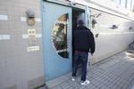 attettat. En sprængladning eksploderede tidligt i dag ved det jødiske menigshus i Malmø. Samtidig blev døren forsøgt knust med brosten. 
