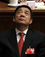 drab. Bo Xilai er blandt andet involveret i en sag om et drab på en britisk forretningsmand. Hans hustru er blevet dømt for drabet. 
