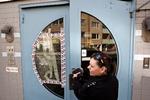 Udsat. Heldigvis var en rude og en dør det største offer for sprængladningen i Malmø. 