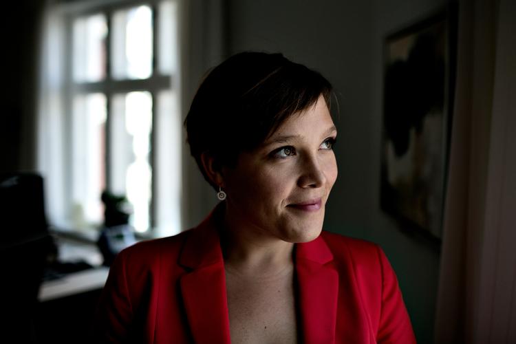 Hjemmebane. Astrid Krag modtager ikke støtte fra sin hjemegn. Fungerende formand i SF Vejle, Frank Mosegaard, mener sundhedsministeren mangler erfaring og støtter i stedet Annette Vilhelmsen. (Arkivfoto) 