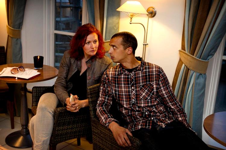 Uenige. Mette Touborg afviser en rigtig tv-debat mellem de to formandskandidater, mens Mattias Tesfaye, som støtter Astrid Krag, mener, at de skal »testes og ud, hvor isen er tynd«. 