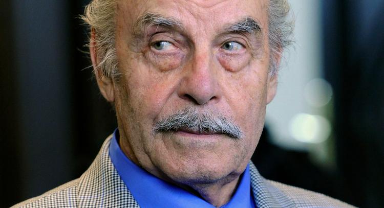 Østrig. Josef Fritzl tilstod i 2008 at have holdt sin familie indespærret i 24 år.  Året efter blev han idømt fængsel på livstid. Fritzl udtrykte ingen følelser i anledning af dommen. 