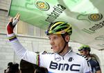 Asfaltkys. Philippe Gilbert måtte en tur i det ubarmhjertige underlag. 