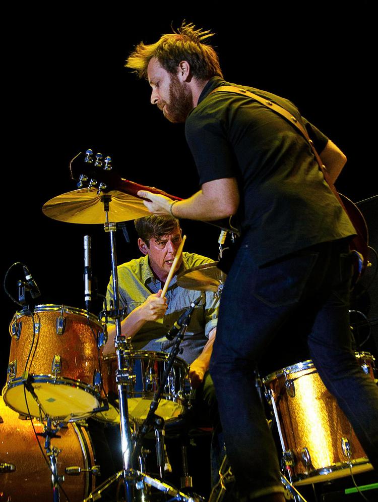 KRITISKE. The Black Keys nægter at lade deres musik streame på Spotify. Her ses trommeslager Patrick Carney og sanger Dan Auerbach til en koncert. 