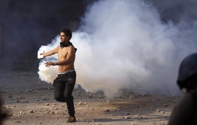 Optøjer. Den egyptiske regerings håndtering af demonstrationerne over Muhammedfilmen viser tegn på vestlig orientering, men også vi må lære at omstille os i interaktionen med de nye demokratier. 