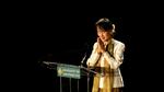 Hyldest. Aung San Suu Kyi er blevet hyldet i USA for sin kamp for frihed i Myanmar, det tidligere Burma. I går kom turen til University of San Francisco. 