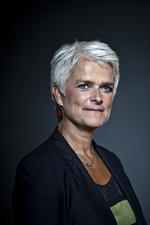 afvisende. Annette Vilhelmsen vil ikke kommentere afstemningen i SF's landsledelse i foråret. Det er i strid med spillereglerne at referere fra lukkede møder, siger hun. 