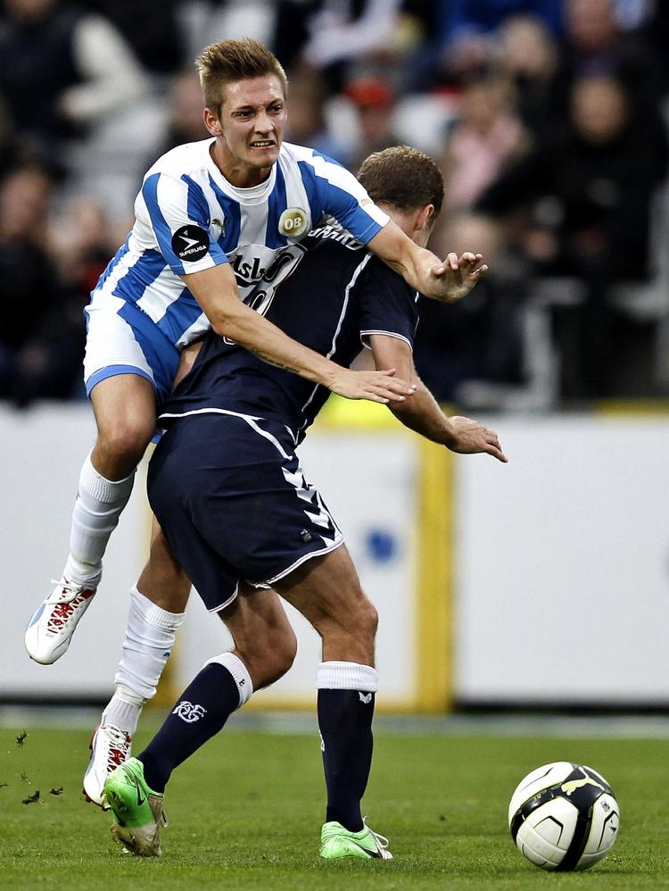 bremset. I den forløbne uge fik Rasmus Falk scoret i første minut i pokalsejren over Hvidovre, men selv om han var et af sit holds bedste, fik Hjalte Bo Nørgaard og AGF forhindret OB'eren i at score i dag. 