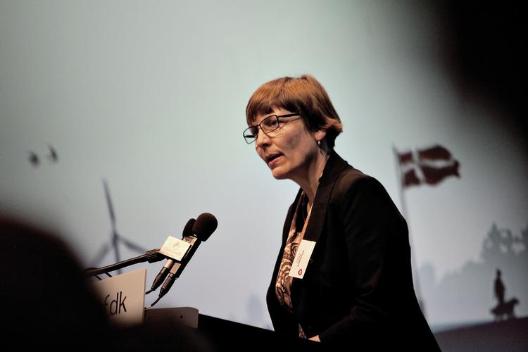Formandsvalg. Meta Fuglsang er vred over kampagnen fra Astrid Krags støtter. 