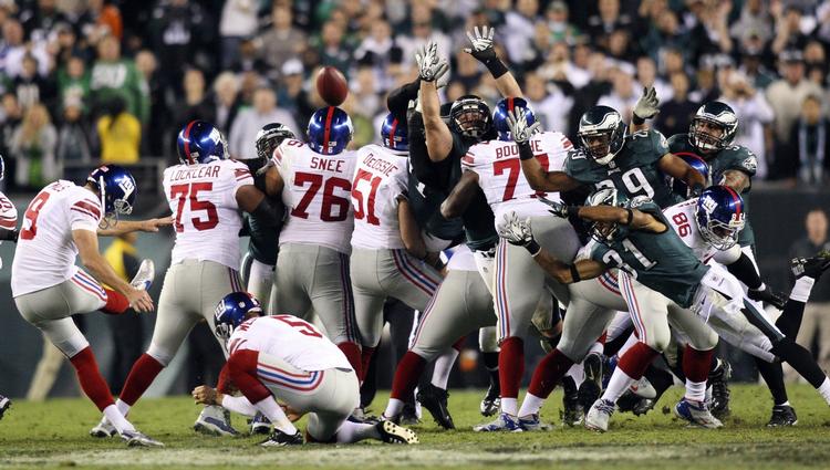 Comeback. Michael Vick og Eagles stod for aftenens comeback, da de slog Super Bowl mestrene i de sidste sekunder. 