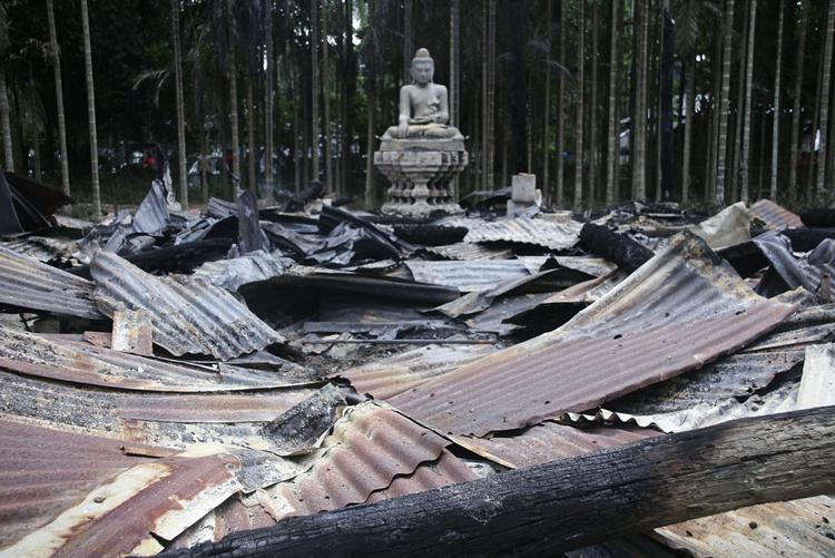 UDBRÆNDT. De ødelagte ruiner af et buddhistisk tempel i Ramu i Cox Bazar-distriktet vidner om optøjerne. 