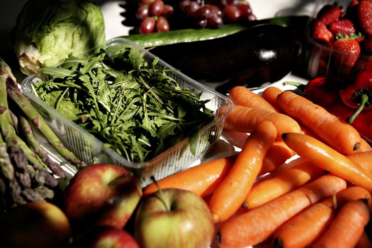Sundt. Der skal lidt arbejde og en afslappet holdning til, hvis man vil have mere frugt og grønt i sin teenager. 