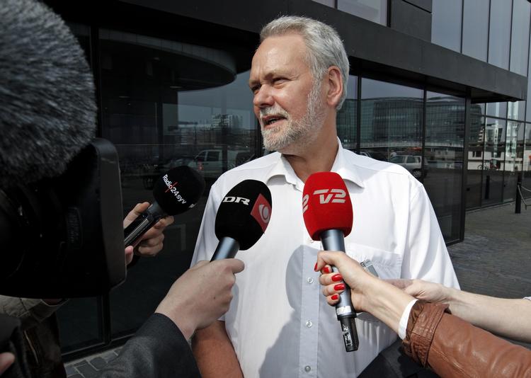 FOA-formand Dennis Kristensen forstår ikke, at regeringen ikke vil samarbejde med fagforbundene for at sikre de arbejdsløse, der står til at ryge ud af systemet per 1. januar. 