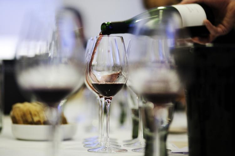 Rhône. Ugens bedste vin er rød og fransk - den lyser op i en uge, der ellers ikke imponerer. 