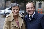Ministerpar. Margrethe Vestager og Martin Lidegaard på vej til dagens åbningsdebat i Folketinget. 