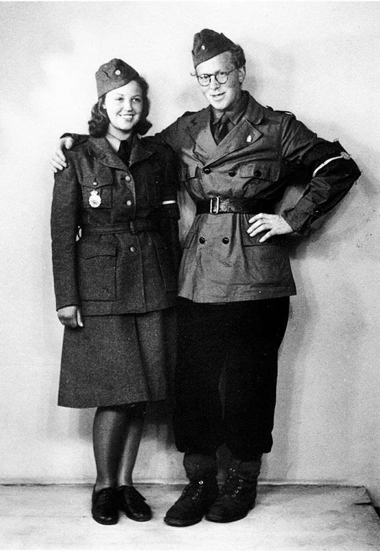 TV-Dokumentar. Hedda Lundh som som ung og i uniform. Hun er en af hovedpersonerne i DR Ks dokumentarserie om modstandsbevægelsens kvinder. 