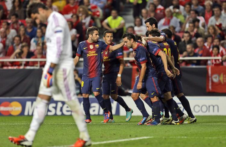 sejr. Barcelona-spillere fejrer det andet mål mod Benfica. 