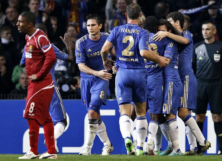 0-4 Ivanovic (i midten) havde gerne set, at Chelsea havde afgjort matchen allerede i 1. halvleg. 