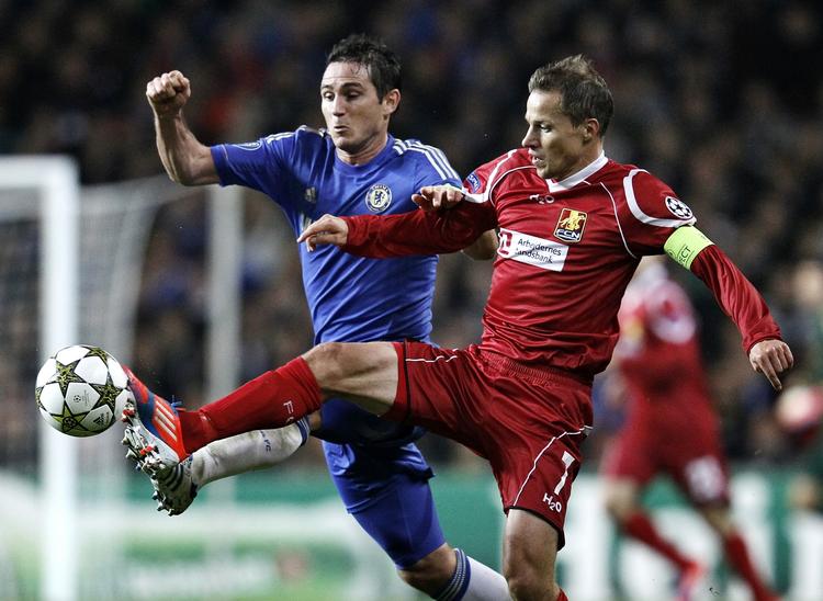 Kaptajnmøde. Stokholm blev ofte den lille i de direkte anførerdueller med Chelsea Frank Lampard. 