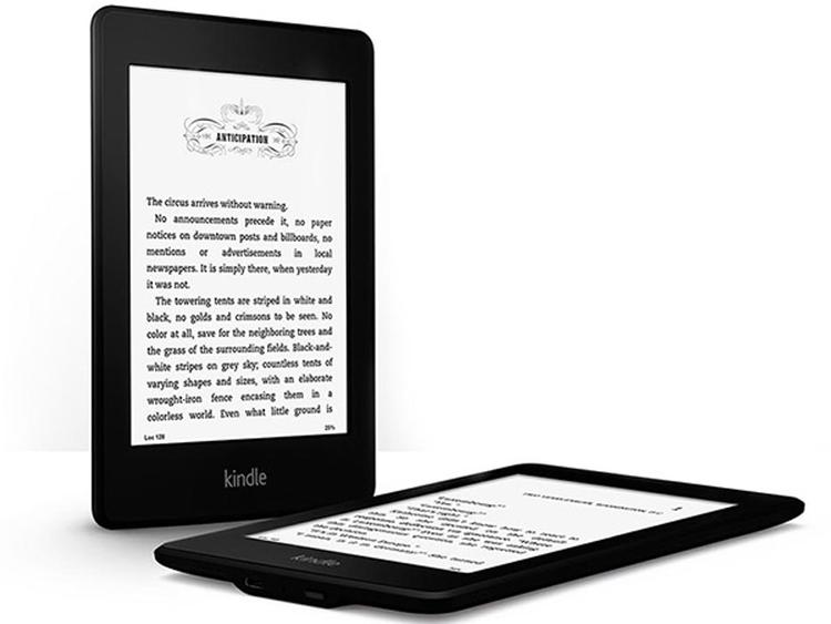UDSOLGT. Amazons nye e-læser, Kindle Paperwhite har overrasket alle ved at blive revet væk på første dag, den blev sat til salg. Nu er der tre ugers leveringstid på den. 