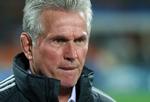 uheld. Bayern-træner Jupp Heynckes havde svært ved at finde den rette grimasse, efter holdet sensationelt tabte til upåagtede Bate Borisov. 