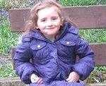 Wales. Den femårige April Jones har været meldt savnet, siden hun i mandags legede med en veninde ikke langt fra familiens hus. Veninden siger, hun så April Jones gå ind i en kassevogn. 