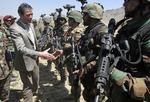 besøgsven. Anders Fogh Rasmussen blev udnævnt til Natos generalsekretær i 2009. Billedet er taget tre år senere, hvor han besøger Nato-soldater i Afghanistan. 
