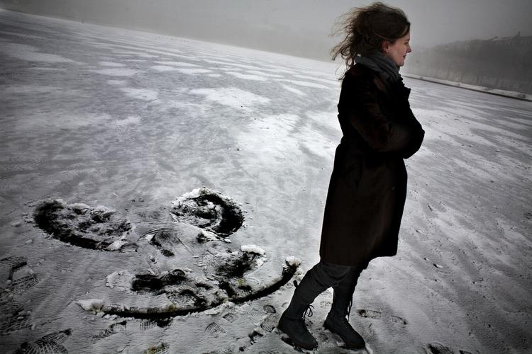 hjertedigte. Det er store lyriske sutsko, sibyllen Andkær Olsen nu skal træde ned i med 'Det 3. årtusindes hjerte'. 