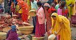 FARVERIGT. På markederne i Indien er der rig mulighed for at lade sig inspirere, mener designeren. 