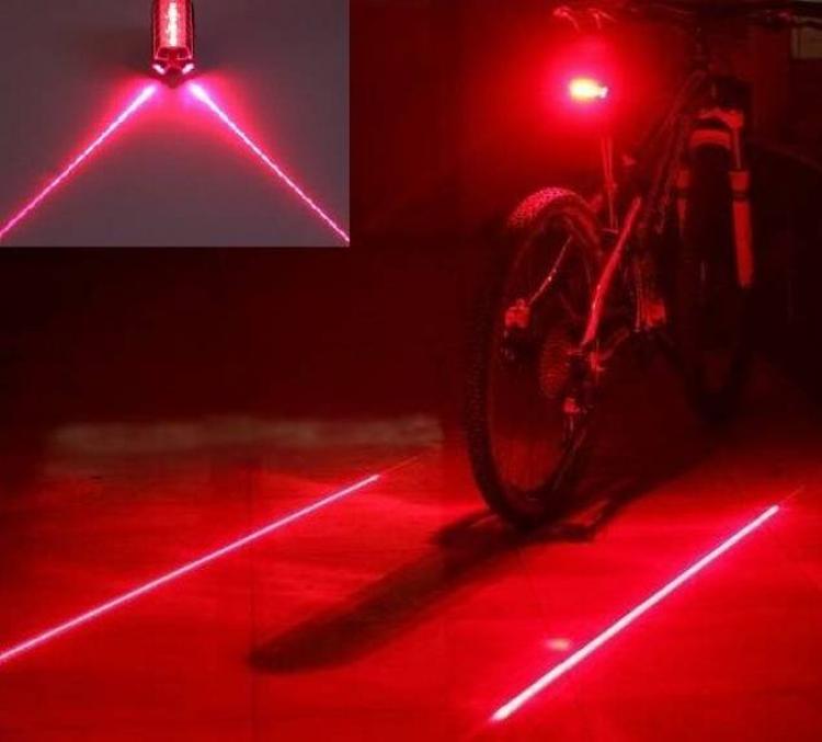 afmærket. Håbet med den nye lasercykellygte er, at bilisterne undgår at krydse de kunstige linjer og dermed holder en mere sikker afstand. 