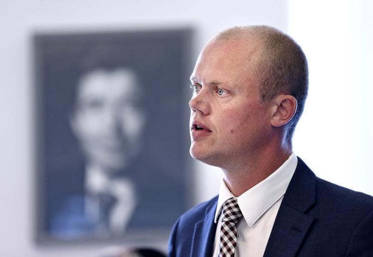 Politik. Finansministeriet mener, der mangler to milliarder kroner i Venstres finanslovsforslag. Forslaget stemmer, siger Peter Christensen, som mener, at det handler om politiske prioriteringer at finde pengene. (Arkivfoto) 