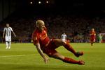 Flyvende. Jonjo Shelvey bragte Liverpool foran 1-0,  men efter pausen gik 'The Reds' ned. 