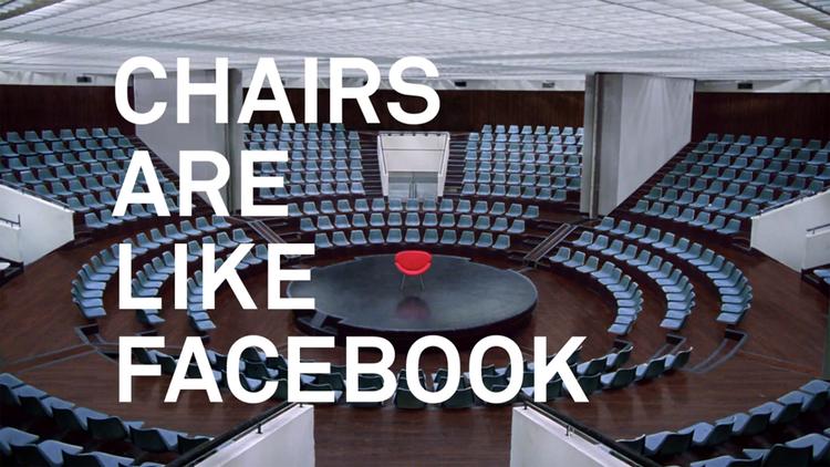 SAMMENHÆNGSKRAFT. Ifølge Facebooks første reklamefilm for sig selv, er det sociale netværk ligesom en stol: Den faciliterer, at mennesker er sammen. 