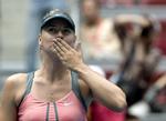 Avancement. Maria Sharapova havde let spil mod den tyske komet, der i denne sæson er kravlet fra en 30. til en 6.-plads på verdensranglisten. 