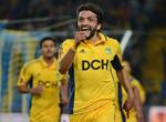 HÅNDSRÆKNING. Et mål af Edmar hjalp med til, at Metalist besejrede Rapid Wien i Europa League. 