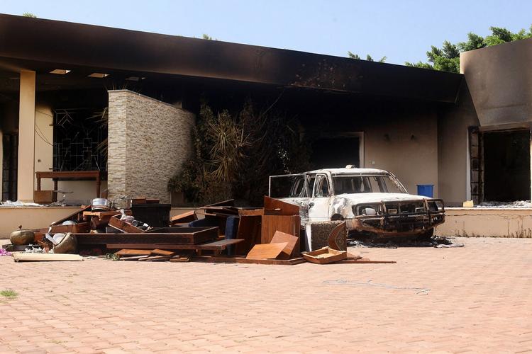 Angreb. Den amerikanske ambassadør i Libyen og tre andre amerikanere blev dræbt under et angreb på USA's konsulat i Benghazi. 