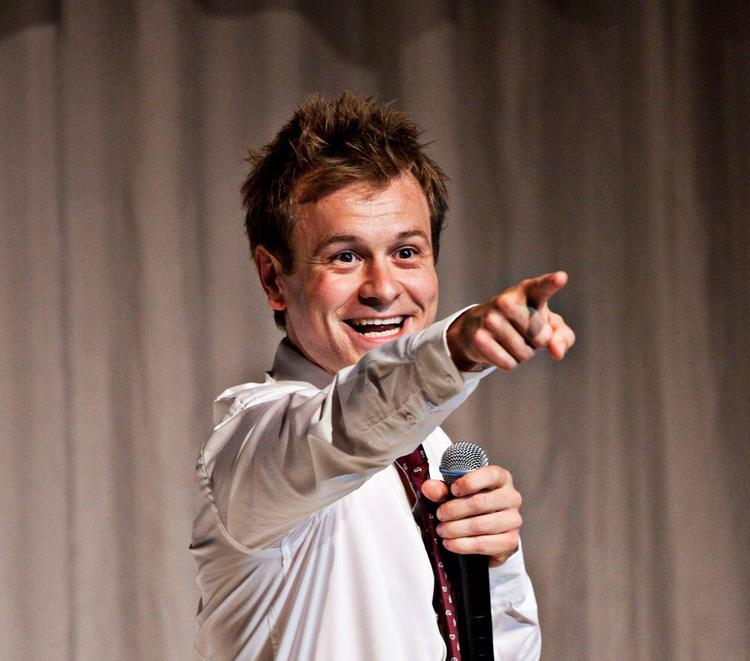Velsignet. 30-årige Christian Fuhlendorffs andet større show er et hit. 