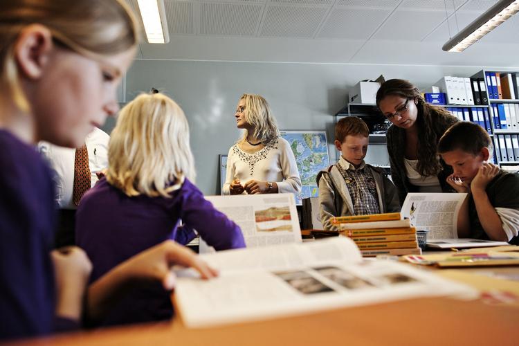 læring. Børn har ikke brug for en mere kreativt underholdende skole, men derimod flere indlæringstimer. 