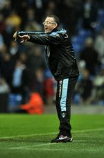 strid.  Paul Lamberts skifte fra Norwich til Aston Villa er pludselig endt for ligaens tribunal. 