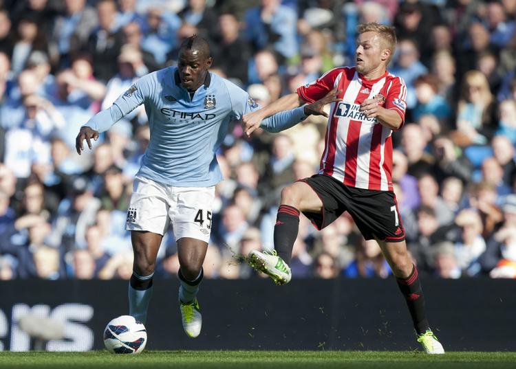 ubesejret. Manchester Citys Mario Balotelli havde ikke sin bedste dag i kampen mod Sunderland, men City-holdet sad tungt på kampen på hjemmebanen. 