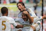 uafgjort. Swanseas Miguel Michu (øverst) var manden, der lagde grunden til et comeback for Michael Laudrups tropper med reduceringen i anden halvleg. 